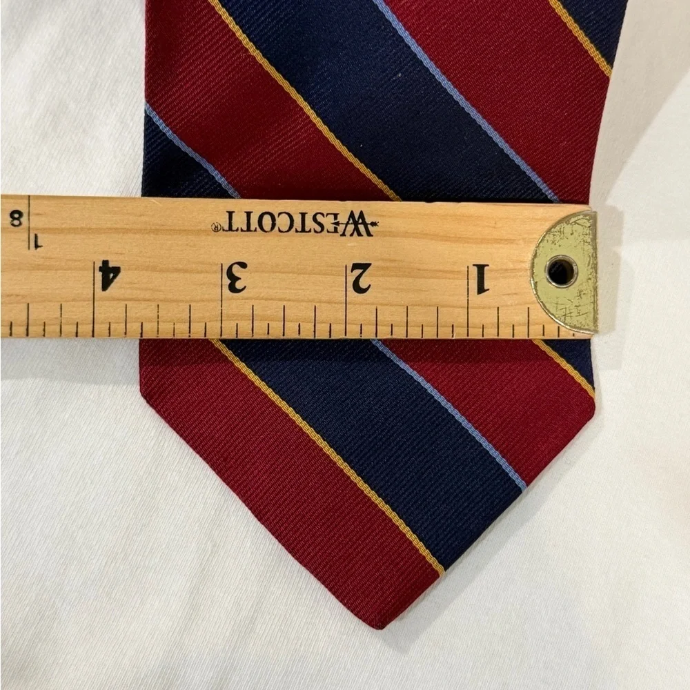Brooks Brothers Red and Navy Striped Staple Power Tie 100% Silk Trad Ivy